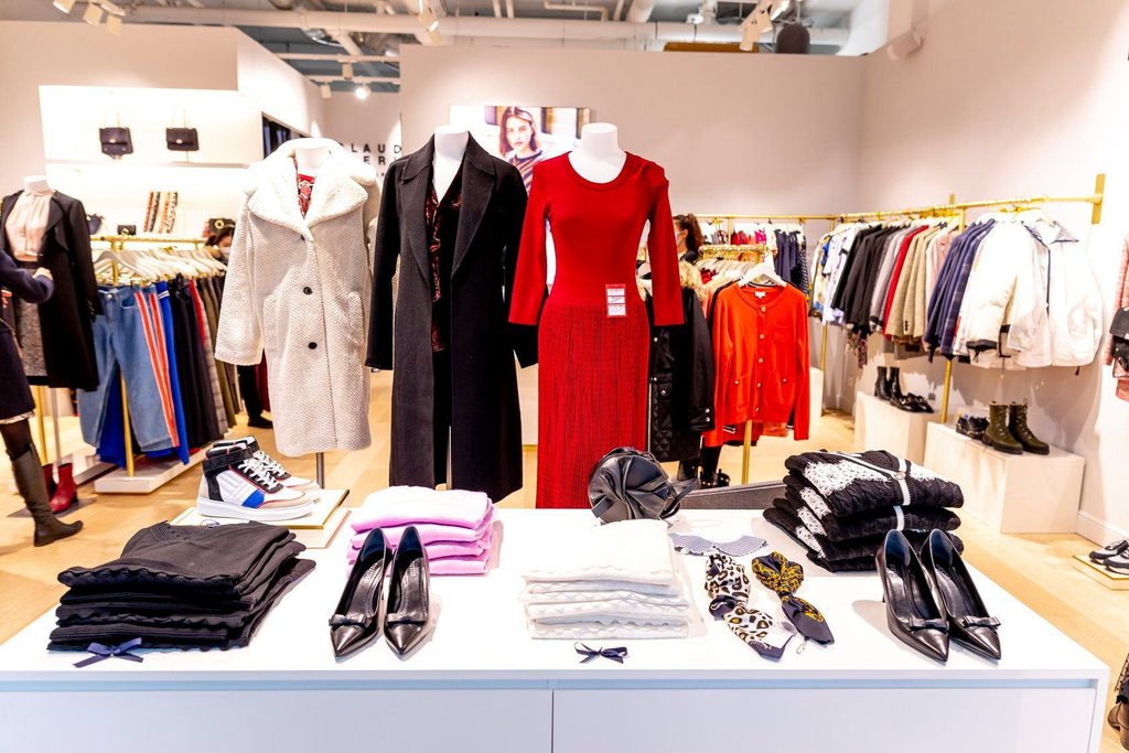 Vue d’ensemble de la boutique Claudie Pierlot à One Nation Paris